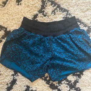 Size 6 lululemon tracker shorts